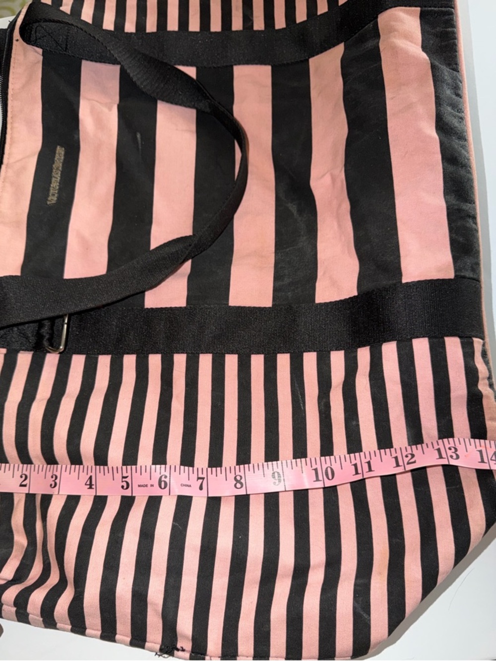 Victoria secrets duffle - Picture 6 of 8